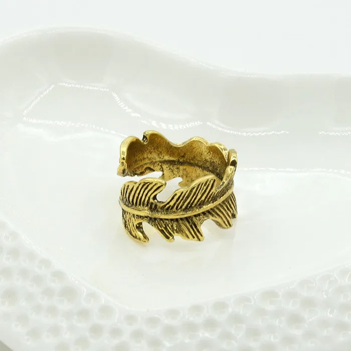 Exquisite Personality Elegant Feather Shaped Ring for Women sparklingselections Rings