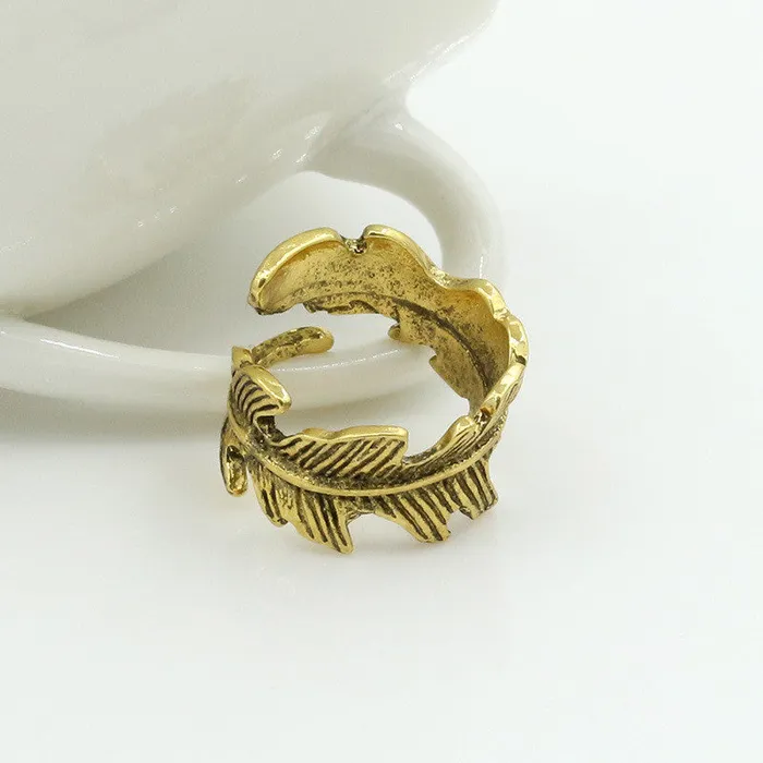 Exquisite Personality Elegant Feather Shaped Ring for Women sparklingselections Rings