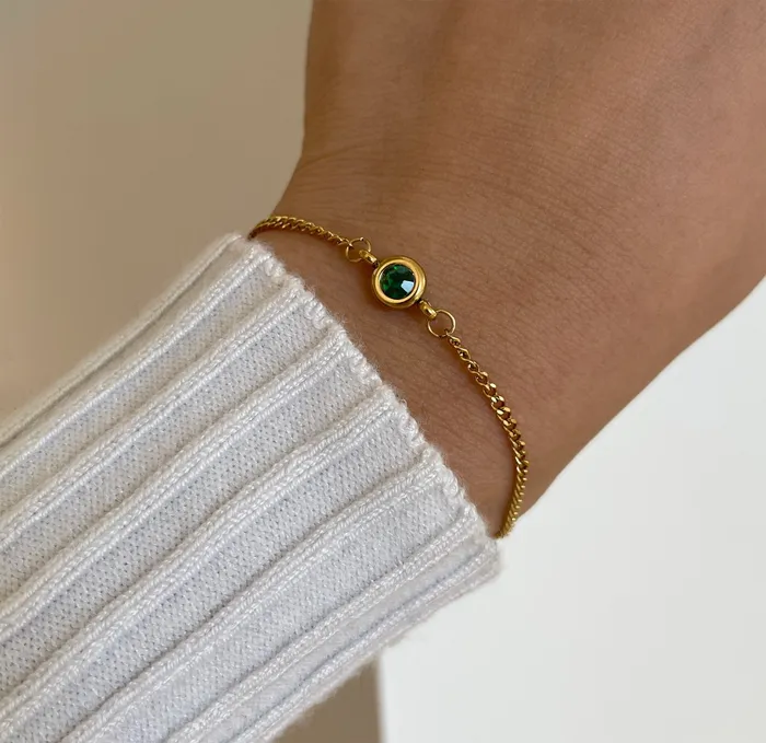 DELILAH GOLD DAINTY EMERALD BIRTHSTONE BRACELET MAY Mai Dsire Bracelets