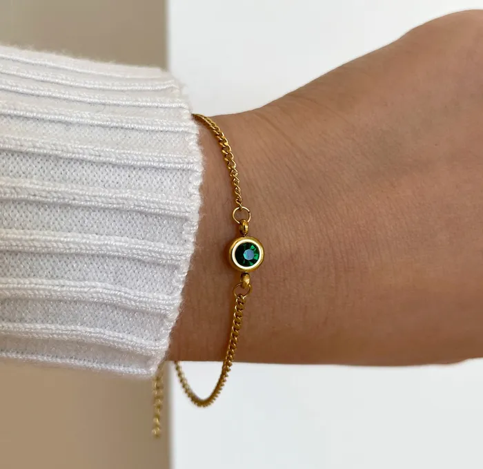 DELILAH GOLD DAINTY EMERALD BIRTHSTONE BRACELET MAY Mai Dsire Bracelets
