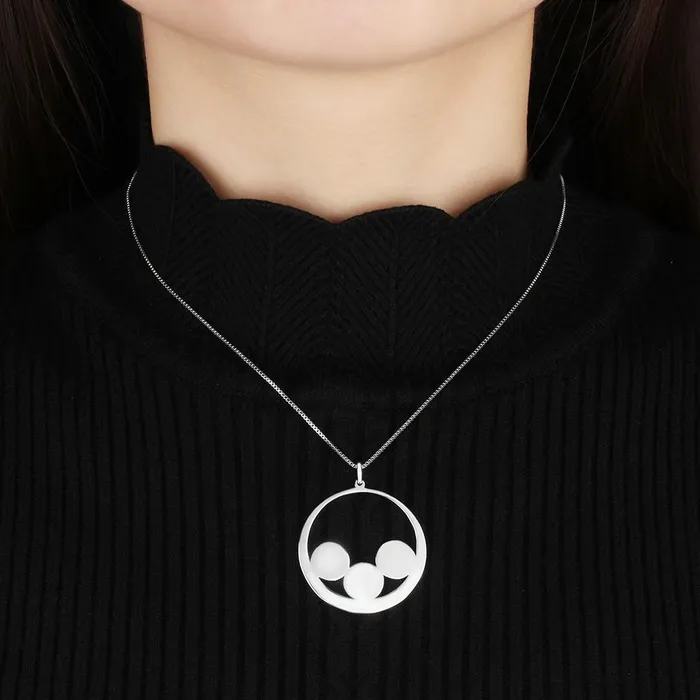 Personalized 925 Sterling Silver Name Necklace 3 Round Together in a Circle Pendant Trendy Womens Jewelry Personalized Jewel Necklaces
