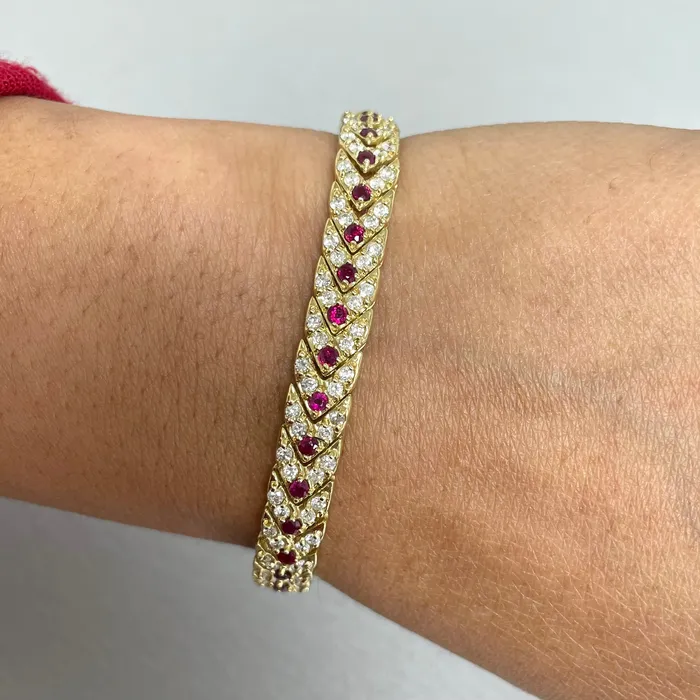 Beauvince Bracelets Beauvince Directions Bracelet 438 ct Diamonds Rubies in Yellow Gold